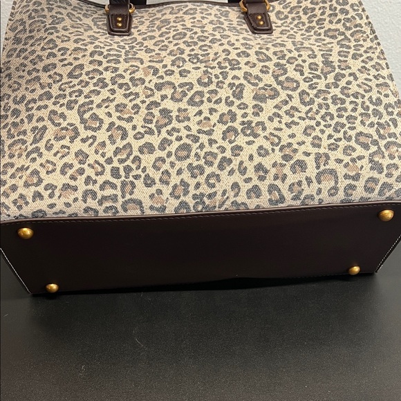 Betsey Johnson | Leopard Tote w/ Bag Charm & Crossbody Strap - Picture 16 of 16